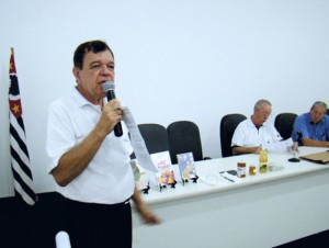 O Palestrante José Hilton Claudino de Lima durante a sua apresentação