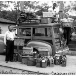 1947 – Embarque de núcleos de abelhas vendido por Antônio Zovaro a esquerda, Eduardo (filho) e em cima do veiculo os compradores.